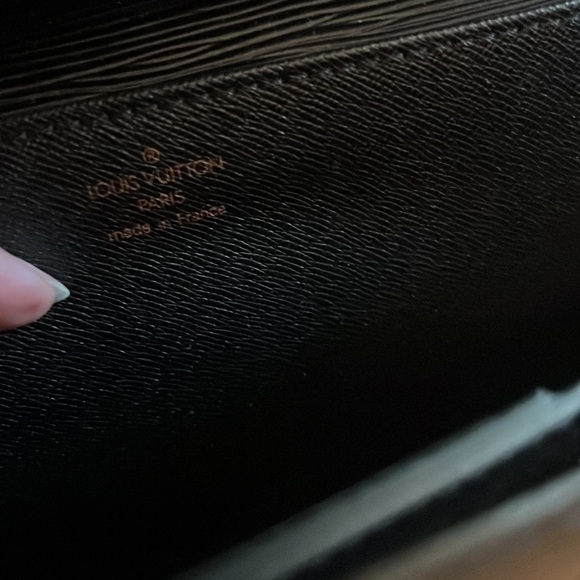 Louis Vuitton Briefcase *Authentic* no damage - Picture 5 of 9